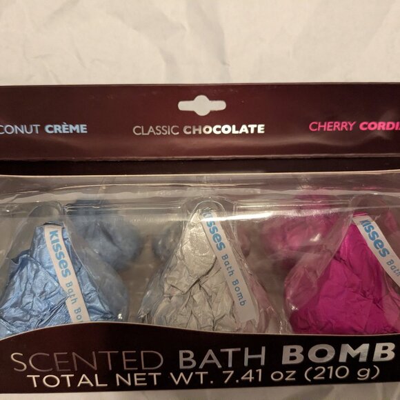 NIB Hershey Kisses scented bath bombs 7.41 oz total net weight - Picture 2 of 5